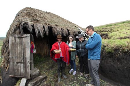 Private Tour: Quilotoa Lagoon from Quito All-inclusive
