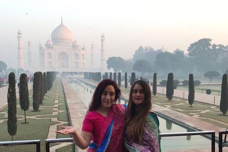 Taj Mahal Tour : All inclusive by a/c Car 