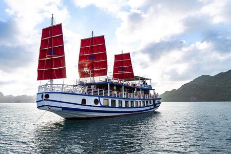 Bai Tu Long Luxury Day Cruise - Fishing Village, Kayak