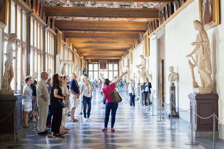 Florence: Skip-the-Line Uffizi Masterclass with Art Expert
