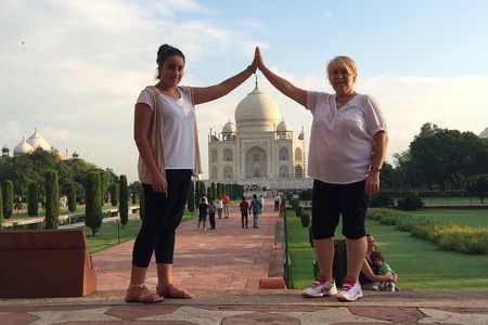Agra Taj Mahal Sunrise Visit from Delhi by Private Car with Guide