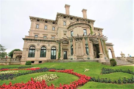 Boston to Newport Tour with Breakers & Marble House Admission