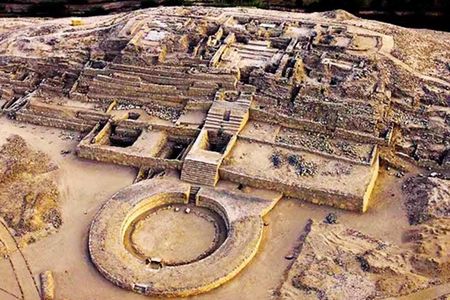 Millennial city of Caral + Half world Lagoons