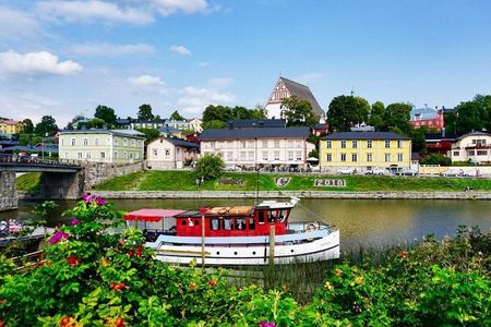 Private city tour in Helsinki & Medieval Porvoo by Luxury car
