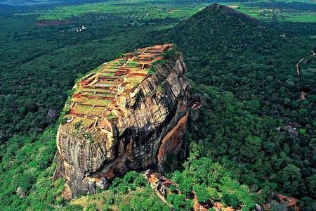 All-inclusive Sigiriya, Dambulla and Wildlife Safari from Colombo