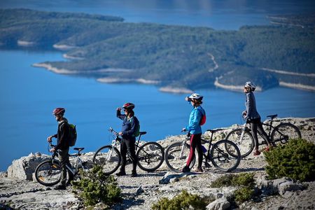 Biking Vidova - Skrip & museum of olive oil - Splitska - Postira
