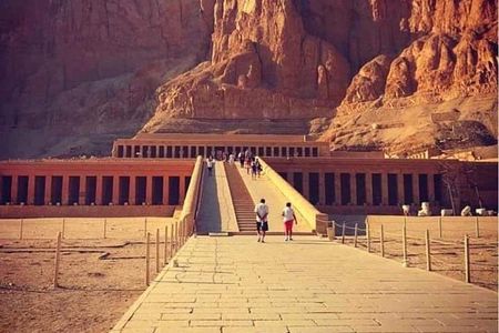 Hatshepsut Tempel & valley of the kings or queens in Luxor 
