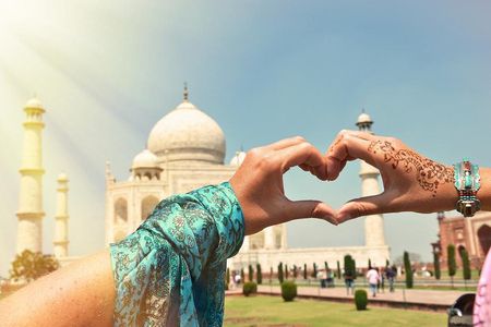 Agra: Private Tour of Taj Mahal, Agra Fort and Fatehpur Sikri