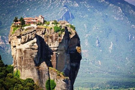 Private Athens to Meteora Clifftop Monasteries