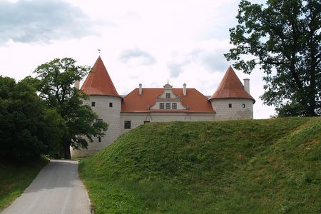 Group Day trip to Rundale Palace, Hill of Crosses & Bauska Castle