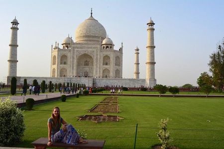 Private Sunrise Taj Mahal Tour by Car
