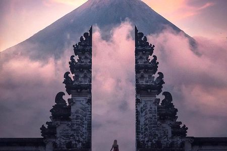 Best Of Instagram Tour - Sky Gate Of Heaven ( Lempuyang Temple )