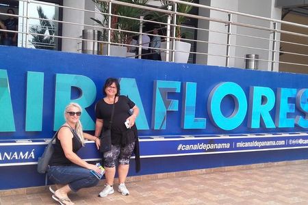 Visit Miraflores Locks and Casco Antiguo