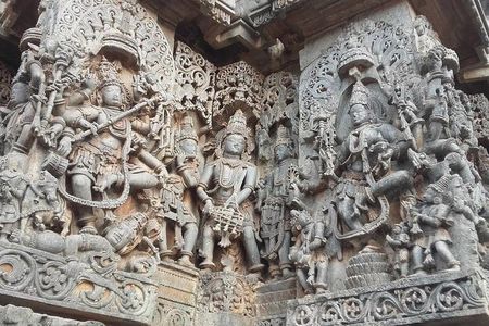 Bangalore: UNESCO Belur & Halebidu + Shravanabelagola Tour