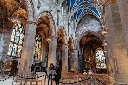 Highlights & Hidden Gems With Locals: Best of Edinburgh Private Tour