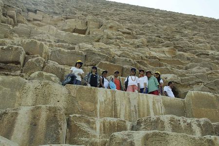 Giza pyramids and Egyptian museum Stopover tour
