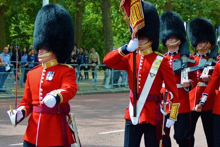 Small Group Walking Tour: London in One Day - The main 30+ Sights