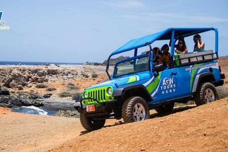 Aruba Jeep Tour: Natural Pool, Caves and Baby Beach Adventure