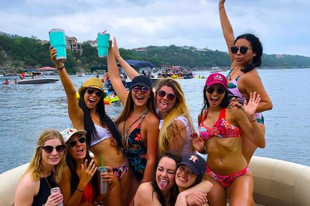 Cruise, Chill & Celebrate – The Lake Austin Party Starts Here!