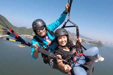 Double flight from Parapente in Niterói with Pepê