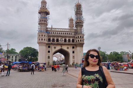 Private tour of Hyderabad with lunch for a cultural immersion