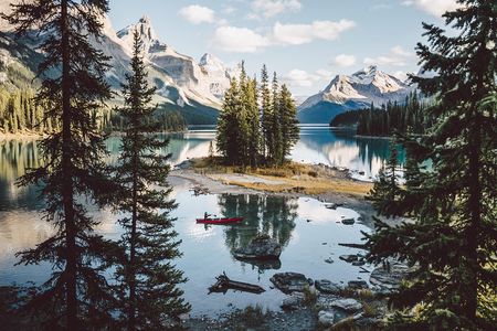 4-Day Authentic Jasper and Columbia Icefield Tour Package