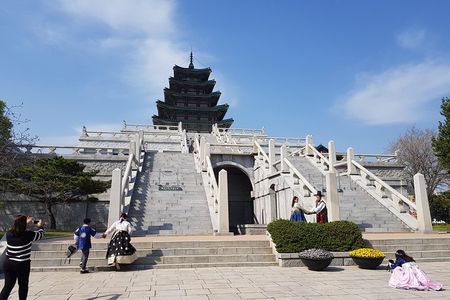Korean Palace and Temple Tour in Seoul: Gyeongbokgung Palace and Jogyesa Temple