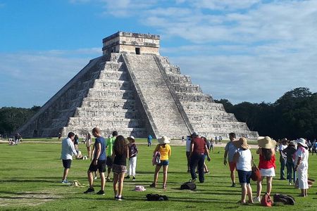 Tour from Cancun to Chichen Itza with cenote food and Valladolid