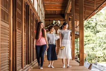 Kyoto - Private & Personalized Walking Tour with a Local Guide
