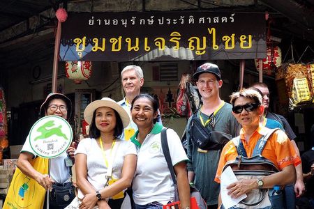 "Bangkok Walking Hopping Tour" show city’s historic sights are located.