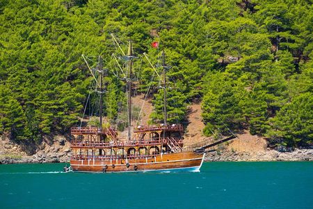 Green Canyon Jeep and Boat Tour with Lunch