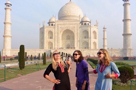 Private Sunrise Taj Mahal & Agra Day Tour from Delhi