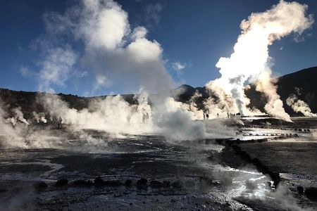 4-Day Best of Atacama: Moon Valley, Tatio Geysers and Altiplanic Lagoons