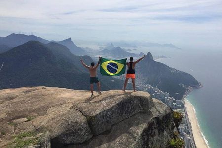 Pedra da Gávea - hiking tour with safety equipment