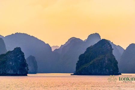 Halong bay luxury cruise 2D/1N: Kayaking, Swimming, Titop island & Surprise cave