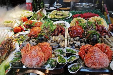 4-Hour Xiamen Private Local Food Market Experience