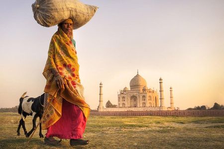Spectacular Taj Mahal and Fatehpur Sikri Tour By India Vacations