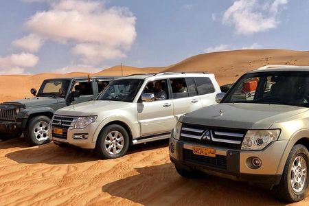 Wahiba Sands Tour with Wadi Bani Khalid tour (price per vehicle) 