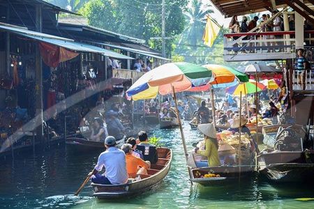 Private Tour: Floating Markets and Bridge on River Kwai Day Trip from Bangkok