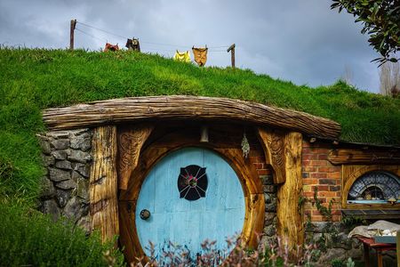 Luxury Small group tour from Auckland to Hobbiton Movie Set