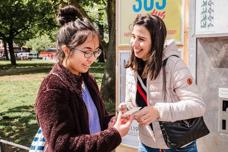 Private Berlin Half Day Tour with a Local: See the City Unscripted 