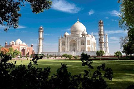Enchanting Taj Mahal Same Day Tour by Gatiman Train From Delhi