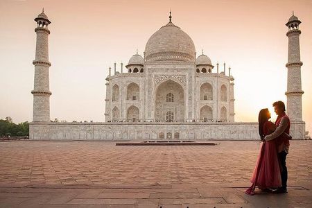 Luxury Overnight Taj Mahal Tour from Delhi by Private Car