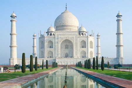 Handicrafts shopping tour in Agra