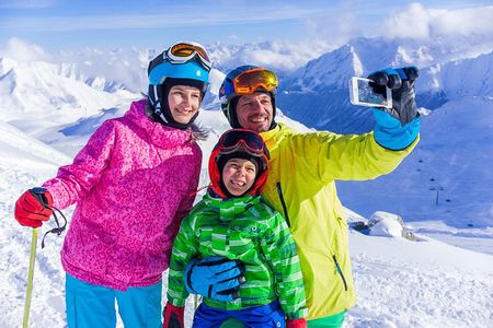 From Osaka: Hakodateyama Ski Resort Day Trip with Transport