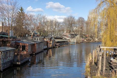 Kreuzberg Walking Tour: Immigrants, Artists & Hipsters 