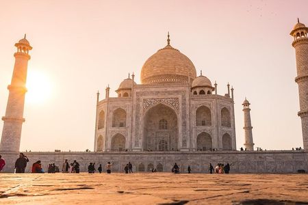 Sunrise Taj Mahal Private Day Trip from Delhi