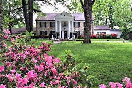 Nashville to Memphis Daytrip with Graceland VIP Tour and Sun Studio Admission
