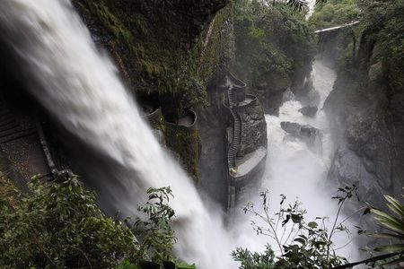 Andes and Amazon in 3 days: Cotopaxi, Quilotoa, Baños, Amazon