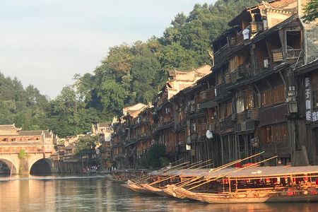 5 Days Zhangjiajie Mountains&Fenghuang Ancient Town Tour(5-star Hotel)